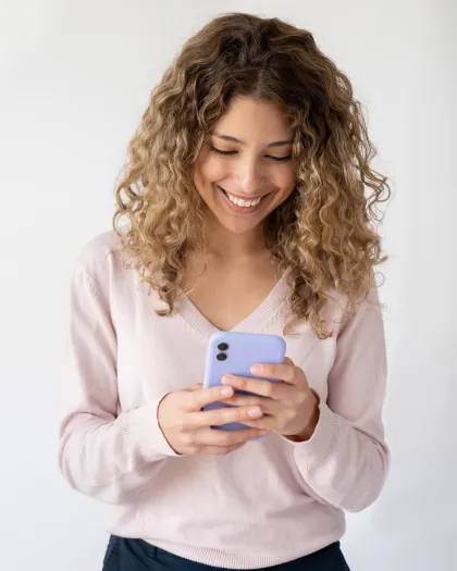 Criadora de conteúdo produzindo para campanha